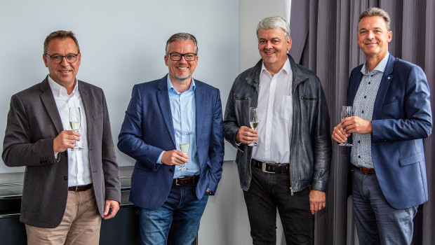 Detlef Thiemann (Mitglied der Geschäftsleitung GWS), Dr. Michael Stanka (Vorstand Ratiodata SE), Klemens Baumgärtel (Vorstand Ratiodata SE) und Udo Lorenz (Geschäftsführer der GWS) bei der Vertragsunterzeichnung.