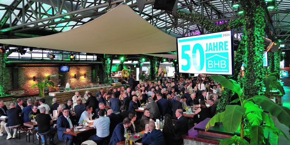 Für die Geburtstagsfeier hatte der BHB eine Location mit Charme ausgesucht, die Halle Tor 2 in Köln.