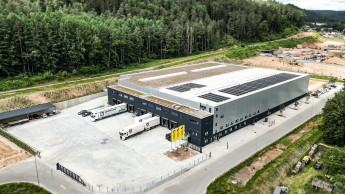 Stabila eröffnet zum Jubiläum neues Logistikzentrum