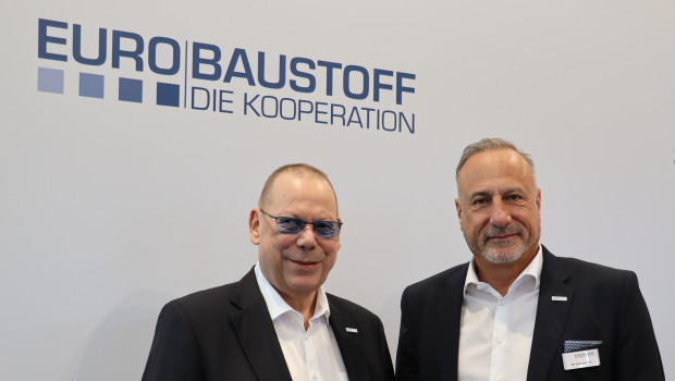 Über die aktuelle Lage der Eurobaustoff informierten die Geschäftsführer Dr. Eckard Kern (r.) und Jörg Hoffmann.