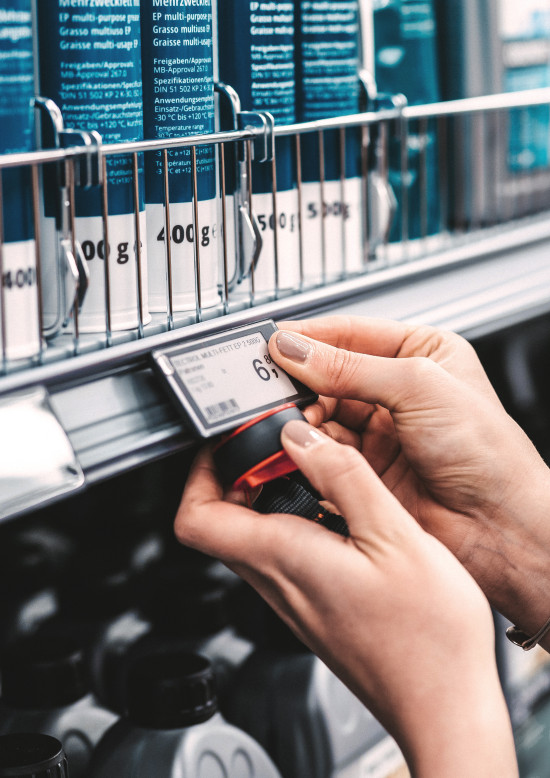 Bei dem Einsatz von digitalen Preisschildern begleitet OMS Retail Unternehmen von der Planung bis zur nachhaltigen Betreuung.