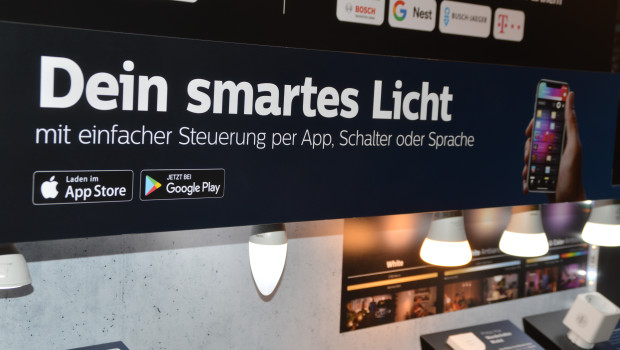 Ein Großteil der befragten Smart-Home-Nutzer ging nach der Onlinerecherche auch ins Geschäft. 