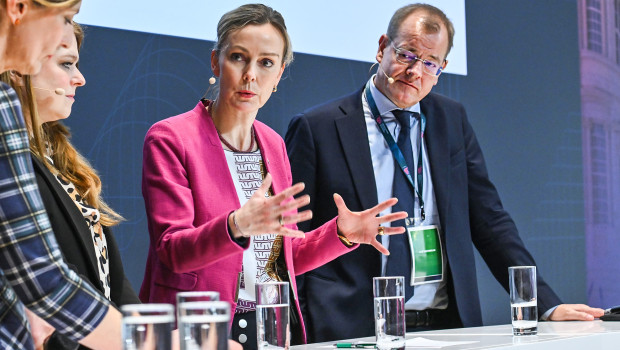 ZDB-Hauptgeschäftsführer Felix Pakleppa (rechts) bei der Jubiläumsfeier zu 125 Jahren ZDB in Berlin.