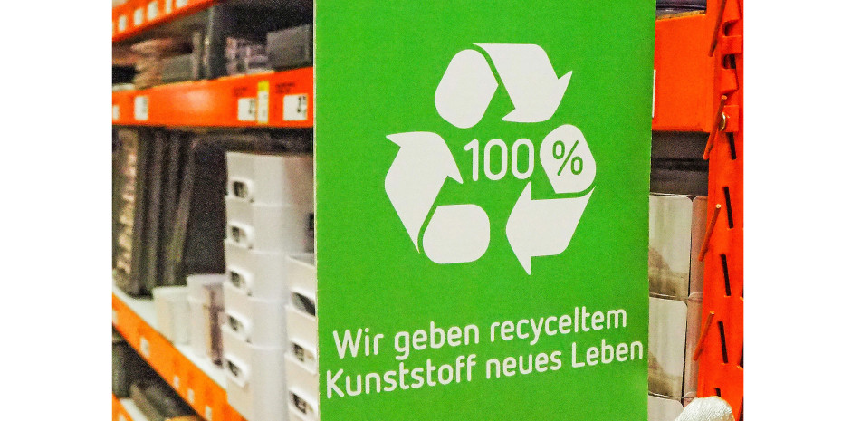 Aussagen wie „100 % recycelt“  müssen demnächst belegt werden.