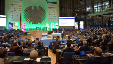 "Meine Güte: Der Kongress startet mit Bürokratie" - und betont die Chancen