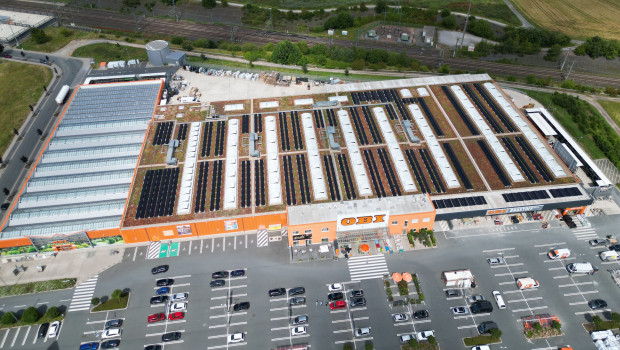 Die 1.078 PV-Module auf dem Dach des Obi-Marktes in Limburg erzeugen rund 474,32 kWp.